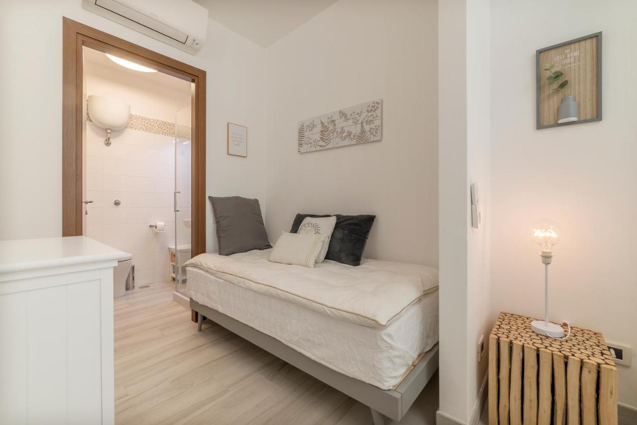 Vatican Luxury 2bd 2ba *