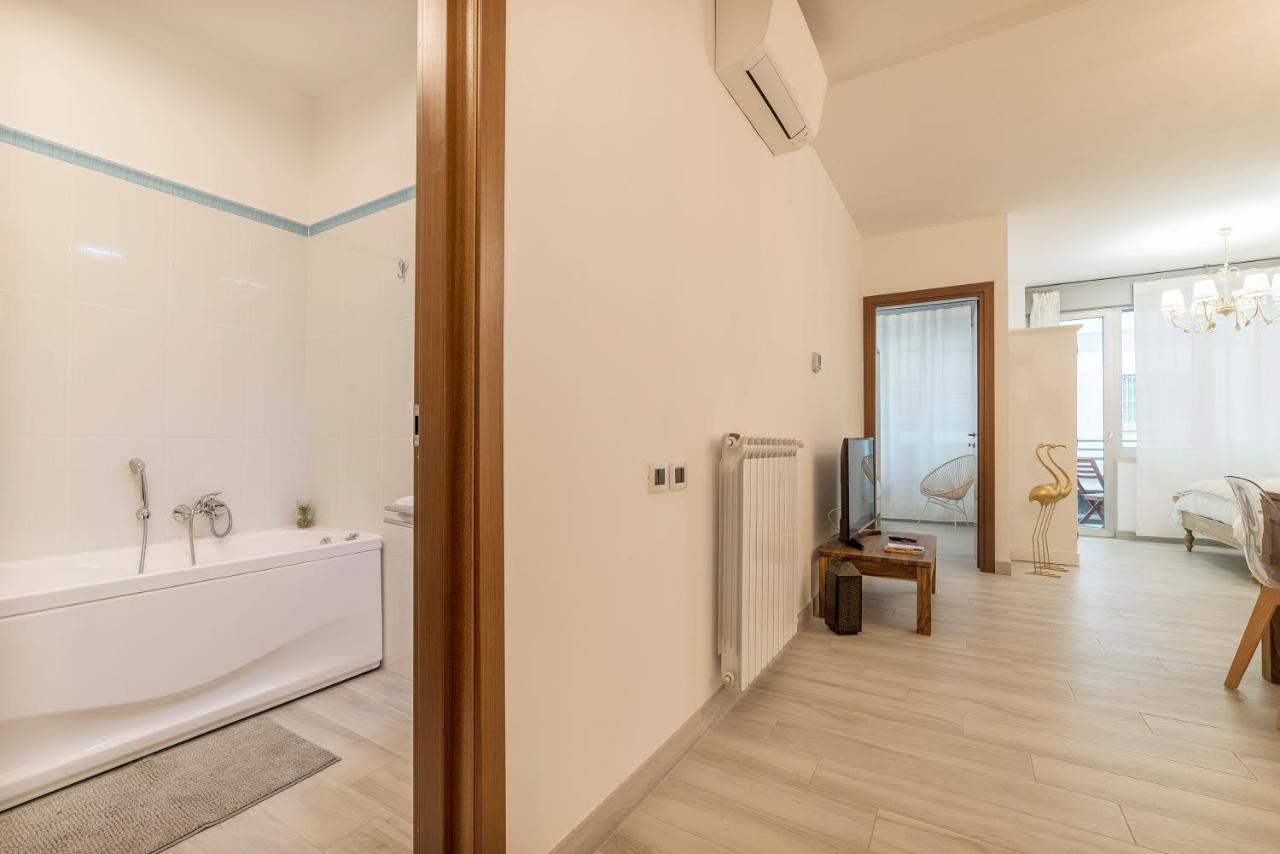 Vatican Luxury 2bd 2ba *