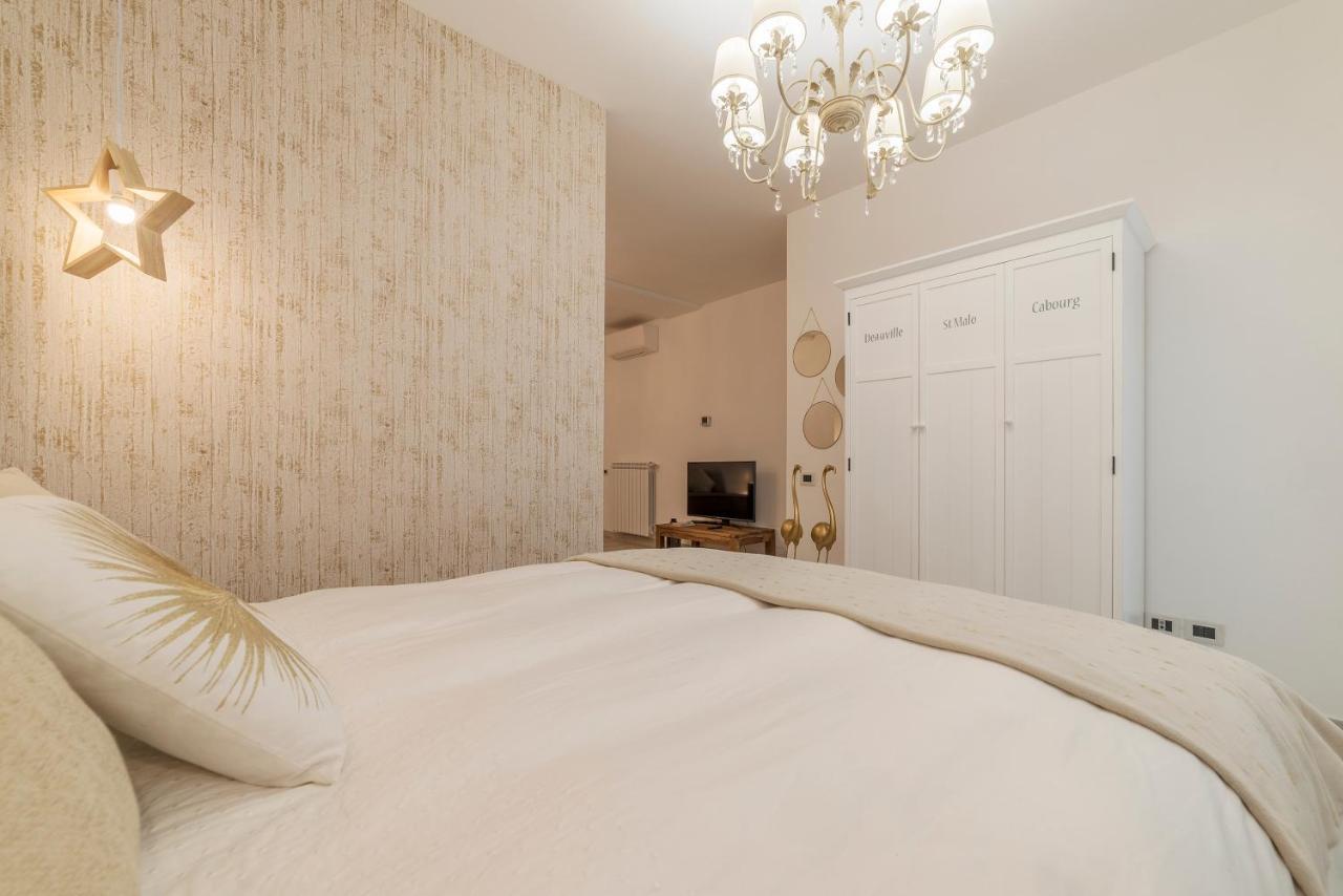 Vatican Luxury 2bd 2ba Rom
