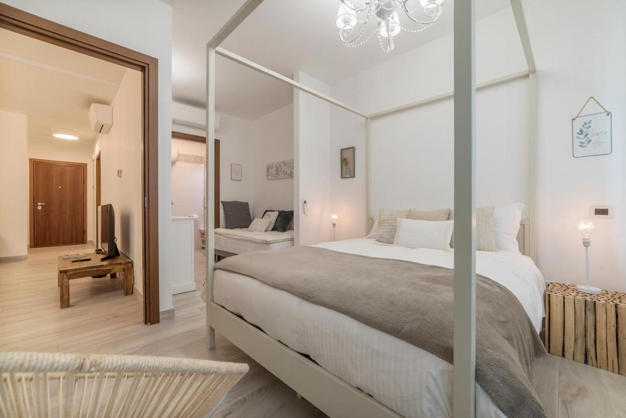 Vatican Luxury 2bd 2ba *