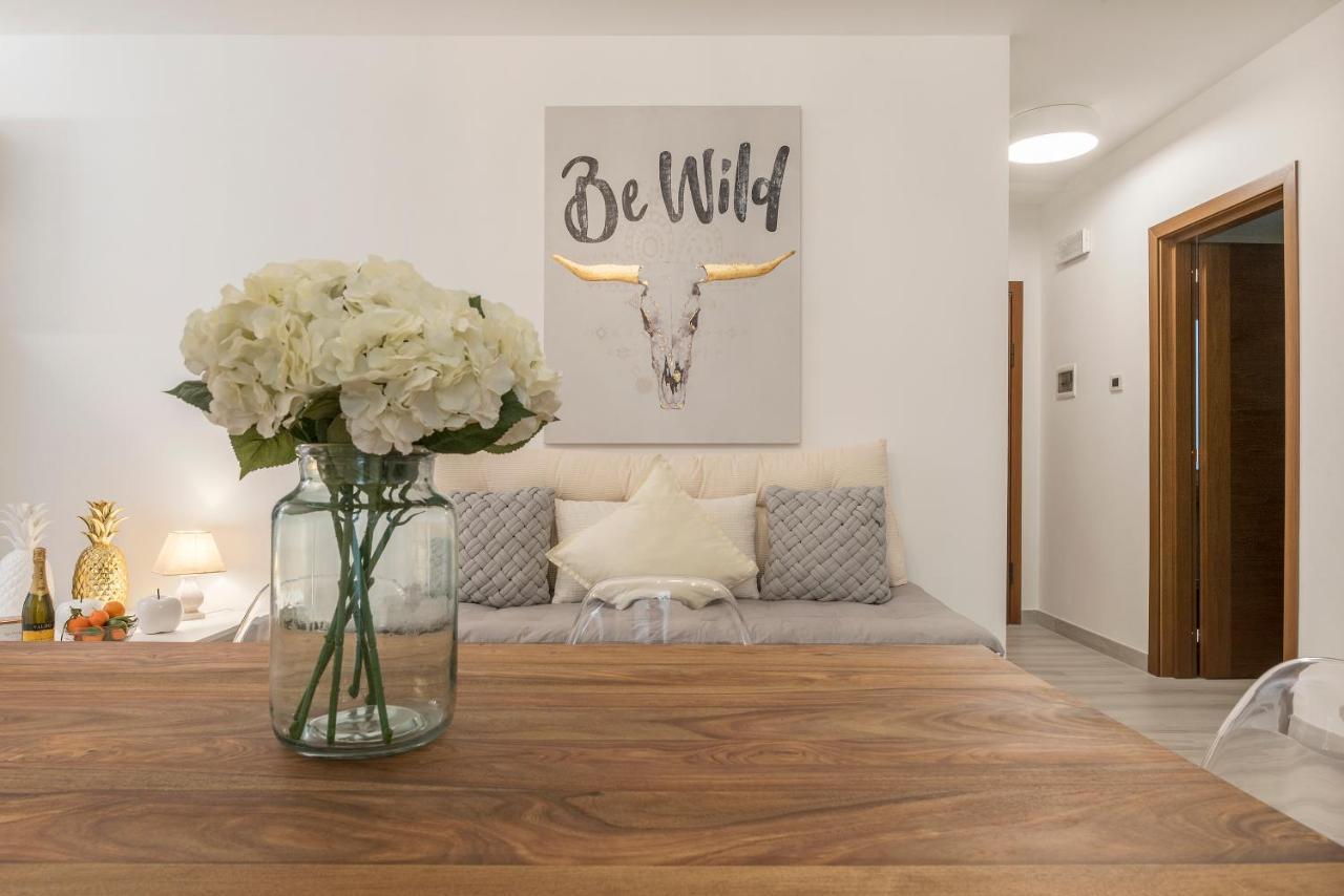 Vatican Luxury 2bd 2ba Rom
