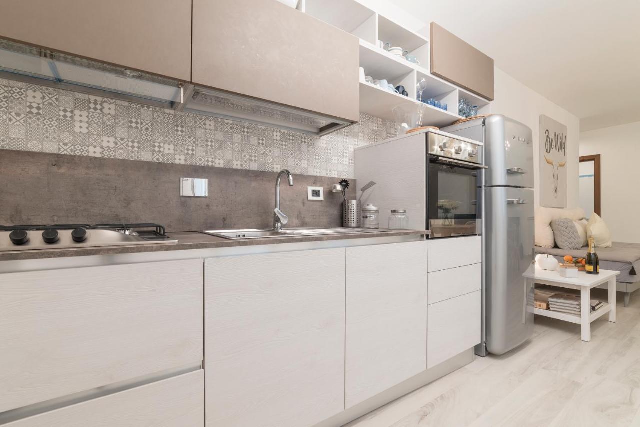 Vatican Luxury 2bd 2ba *